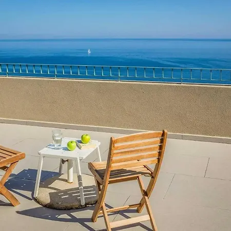 Aliki Villa Szpathí